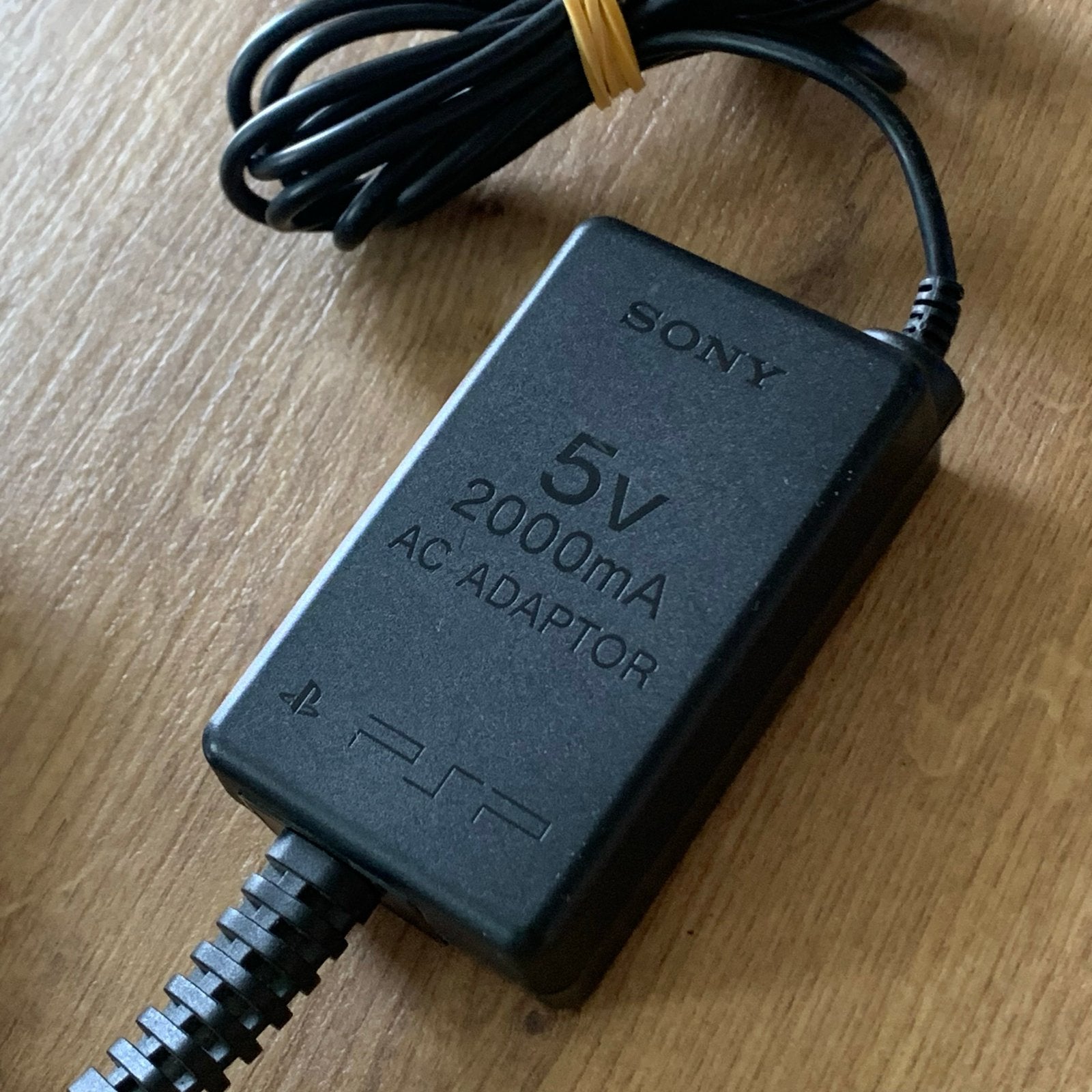 Sony PSP-104 AC Adapter 5V 2000mA, Spelcomputers en Games, Ophalen of Verzenden, Gebruikt, PlayStation, Adapter