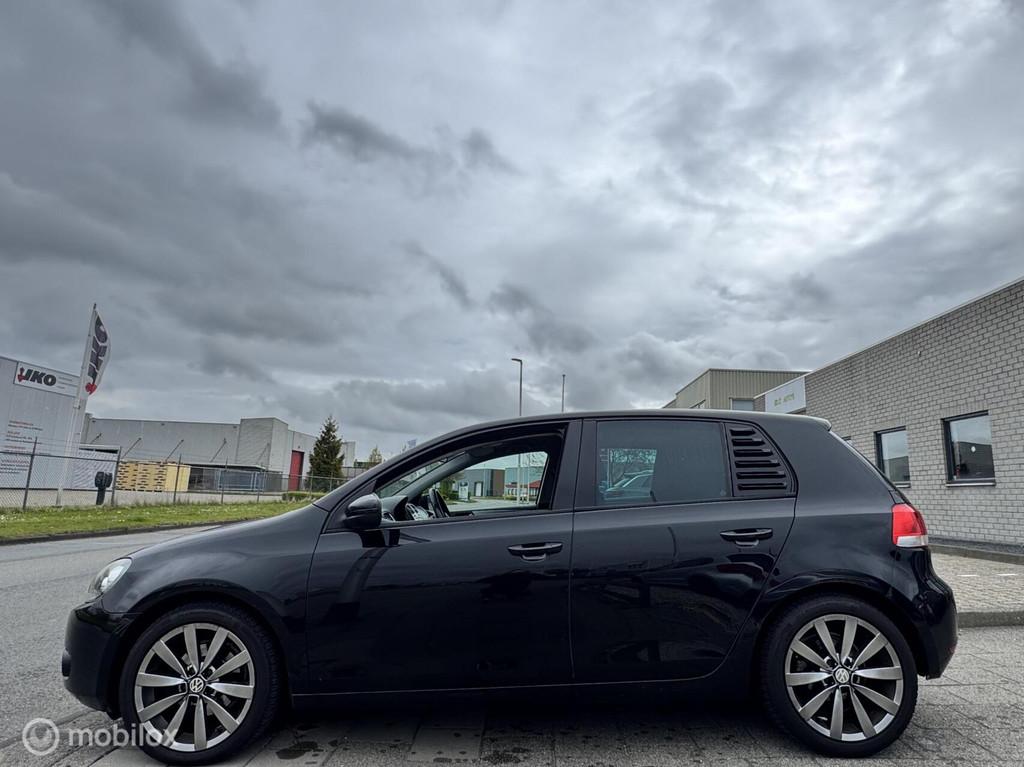Volkswagen Golf 1.4 Easyline|Camera Navi Trekhaak APK, Auto's, Voorwielaandrijving, Euro 5, 4 cilinders, Zwart