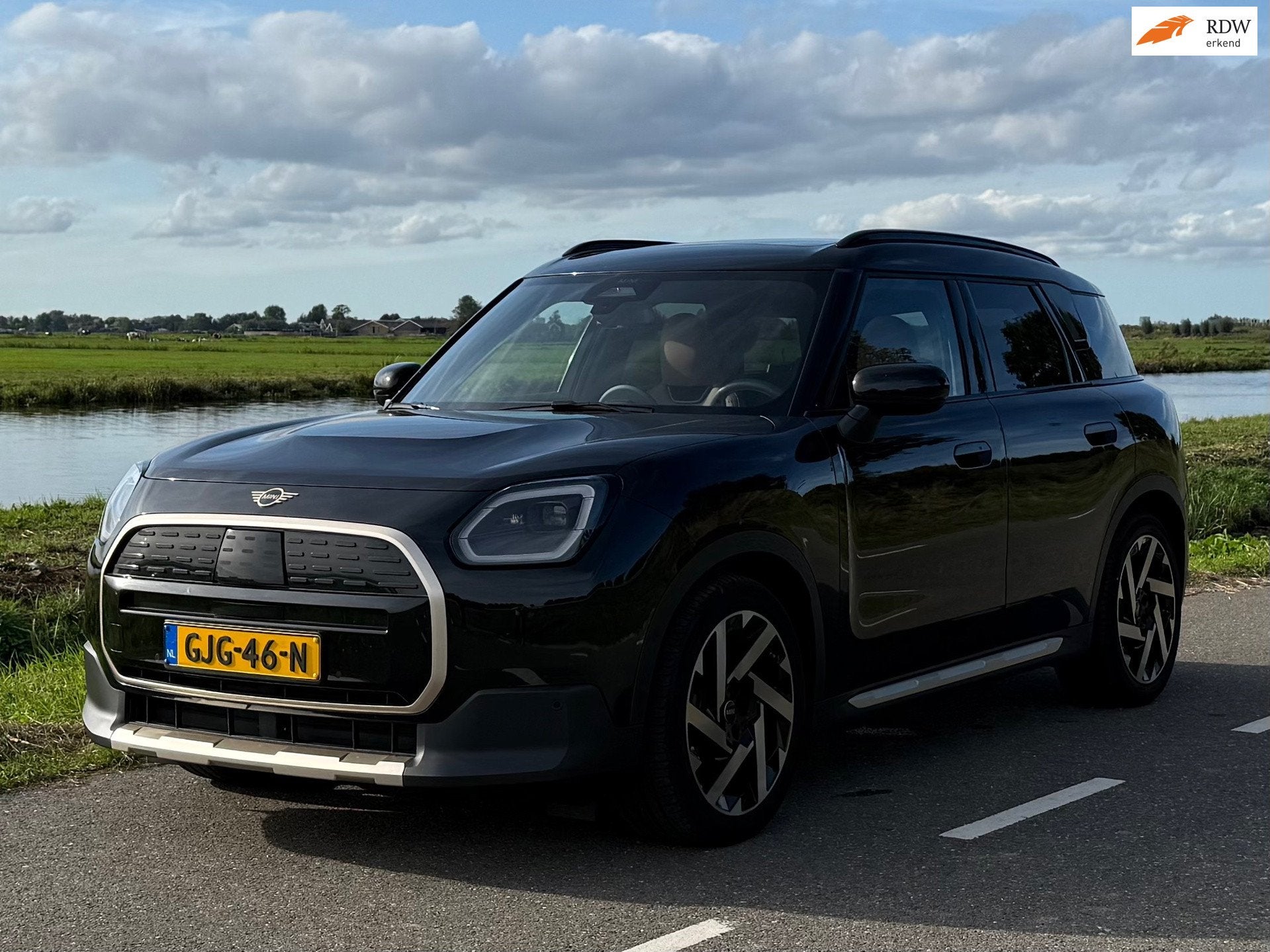 Mini Countryman E Favoured M 66.5 kWh PANO/HIFI/Leder/stuurv, Auto's, Dealer onderhouden, Gebruikt, 750 kg, Countryman