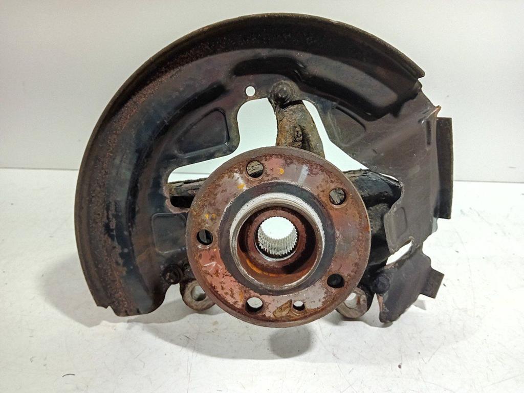 Wielnaaf links voor Volvo V60, Onderdelen@venauto.nl, Van der Ven Autorecycling B.V., Gebruikt, Ettenseweg 76, 4706 PB Roosendaal, The Netherlands