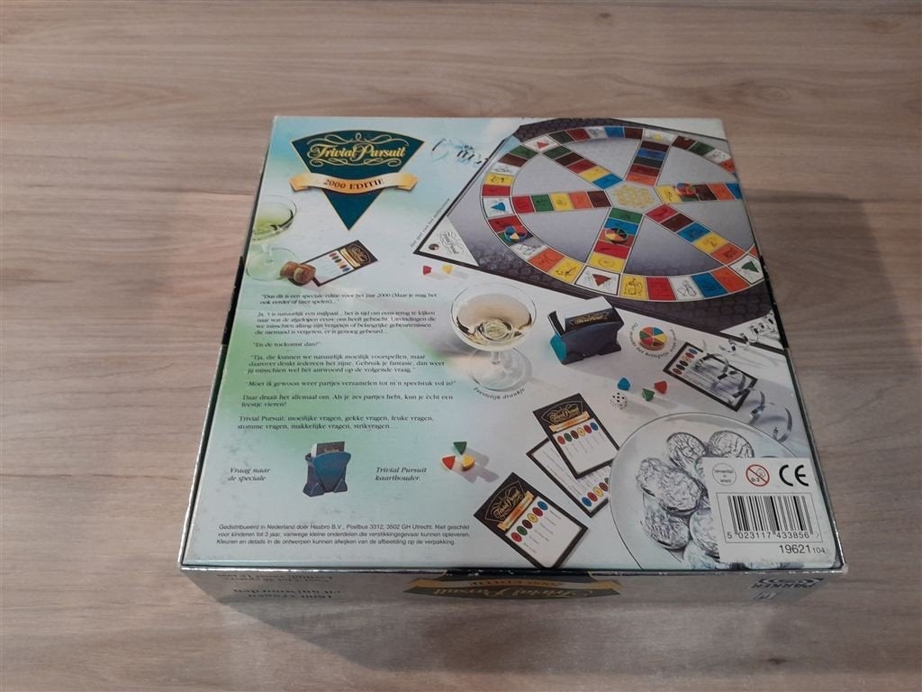trivial pursuit - 2000 editie - triviant - s5483, Hobby en Vrije tijd, Gezelschapsspellen | Bordspellen, Verzenden, Zo goed als nieuw