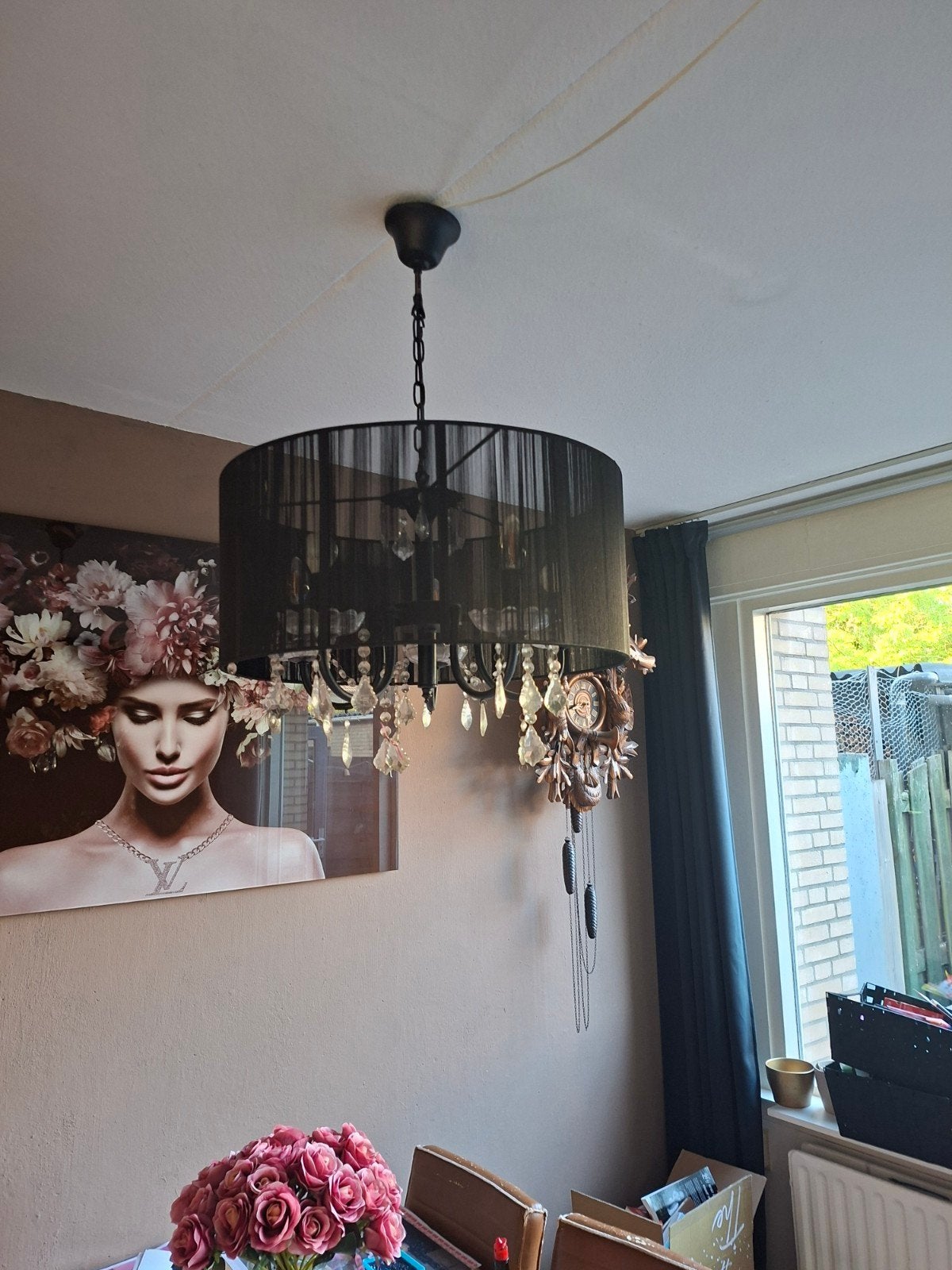 Elegante Zwarte Kroonluchter met Kristallen en Klok, Modern, Klassiek, Uniek, 100 tot 150 cm, Kunststof, Zo goed als nieuw