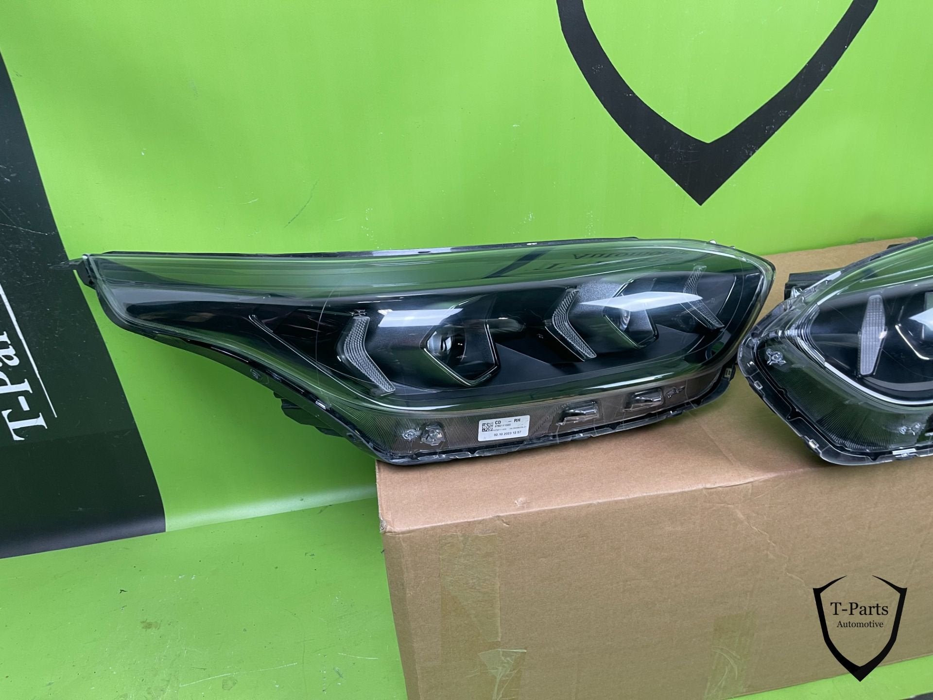 kia CEED proceed koplamp links J792111010 rechts J792111020, Heolleung-ro 12
06797  Seoul, Ophalen of Verzenden, Info@kia.com
