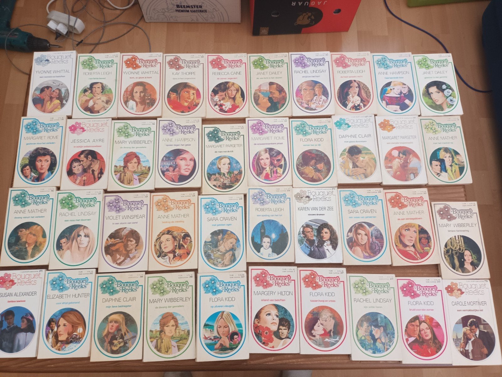partij  Bouquet Reeks en Harlequin boeken, Ophalen of Verzenden, Gelezen, Diverse auteurs, Nederland