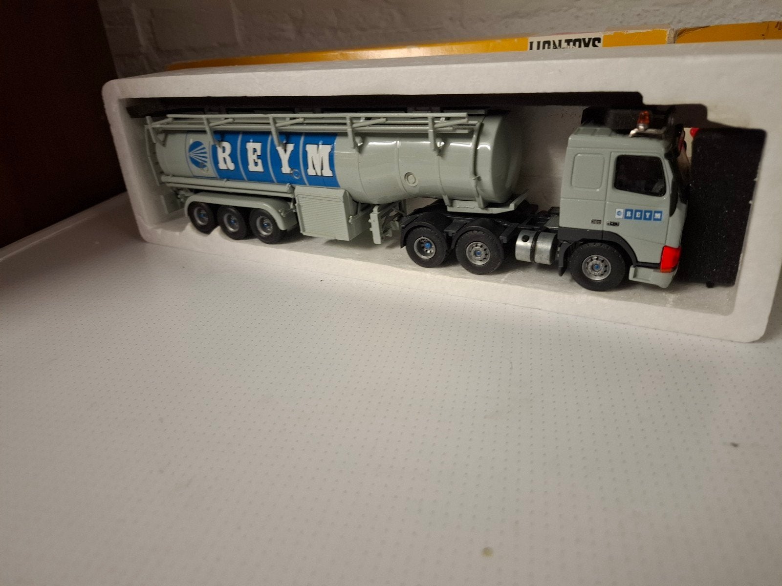 Volvo FH  Reym   Tekno 1:50, Ophalen of Verzenden, Zo goed als nieuw, Bus of Vrachtwagen, Tekno