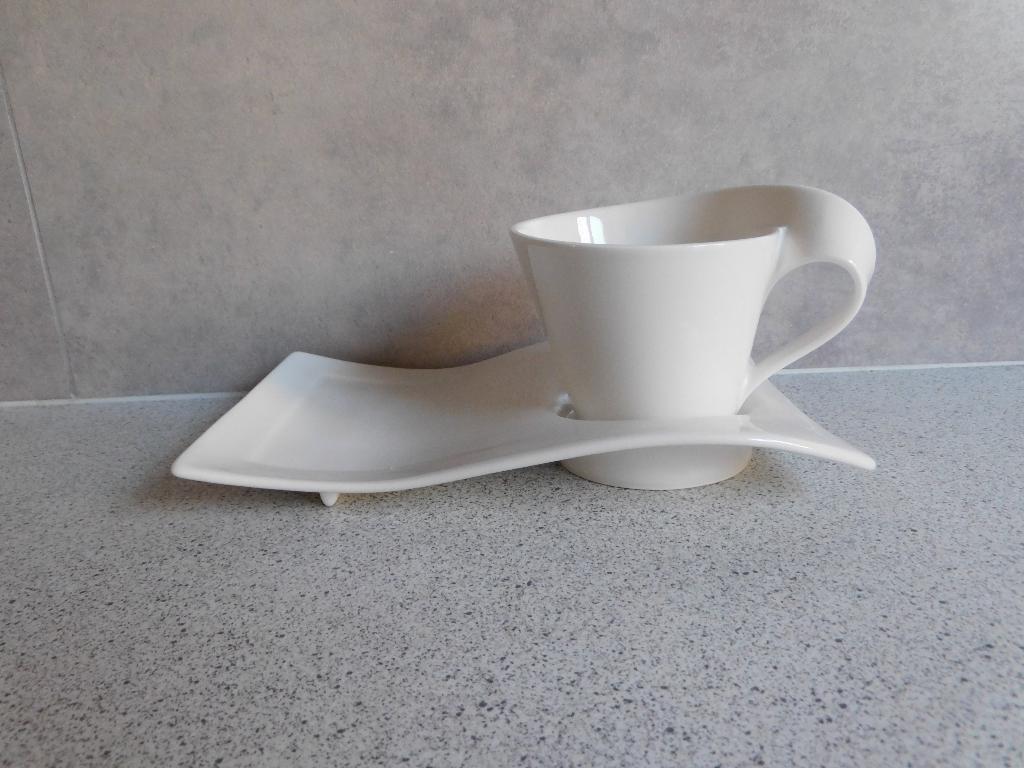 Kop en schotel 23x9,5 cm. New Wave Villeroy & Boch, Ophalen of Verzenden, Zo goed als nieuw, Overige stijlen, Kop(pen) en/of Schotel(s)