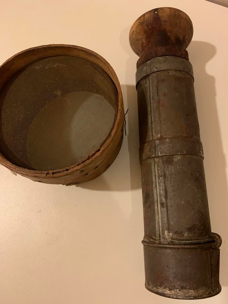 Antieke houten zeef / brocante keukengerei, Huis en Inrichting, Ophalen of Verzenden, Zo goed als nieuw, Rechthoekig, Hout