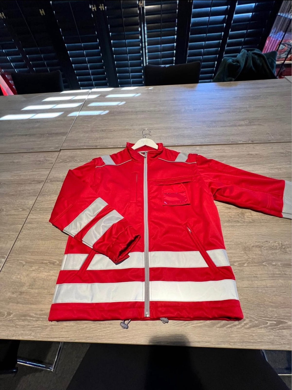 4 Rescuewear Softshells - Rode Kruis/EHBO/BHV - Nieuw, Ophalen of Verzenden, Nieuw, Overige maten, Rood