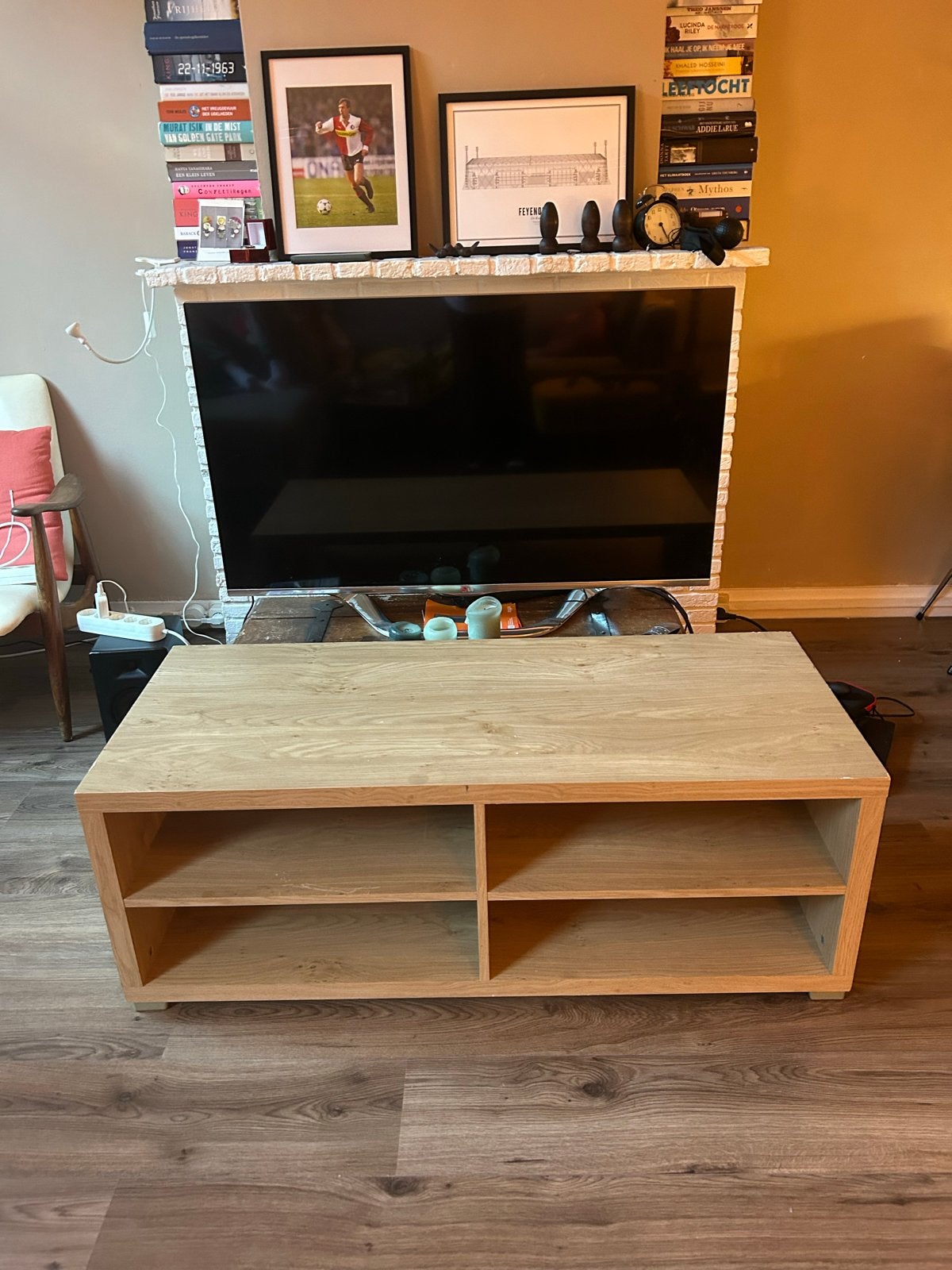 Foto 3 van Stijlvol TV-meubel / Boekenkast in perfecte staat
