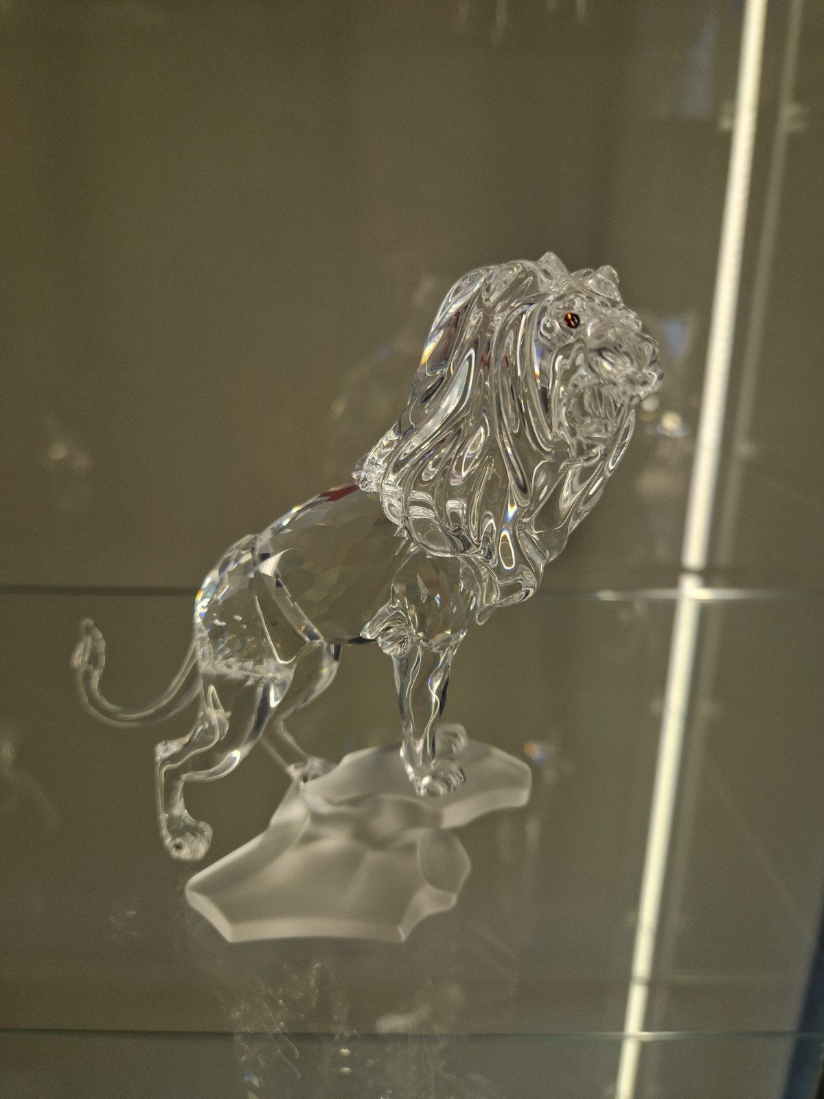 Swarovski Leeuw Kristal Figuur met Certificaat, Verzamelen, Swarovski, Ophalen, Zo goed als nieuw, Figuurtje