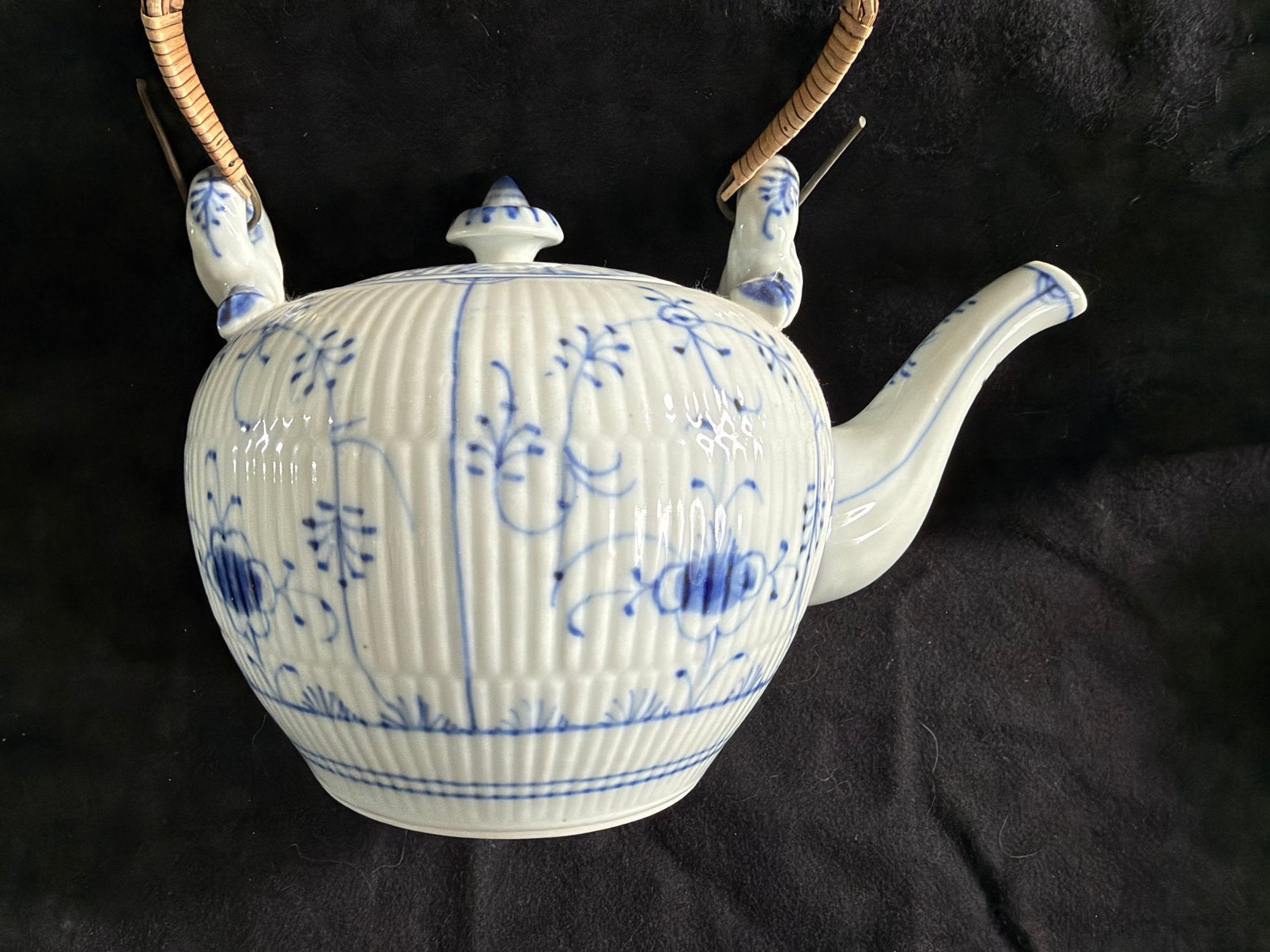 Sitzendorf Strooibloem Theepot 16cm - Chip Deksel + Riet, Antiek en Kunst, Verzenden