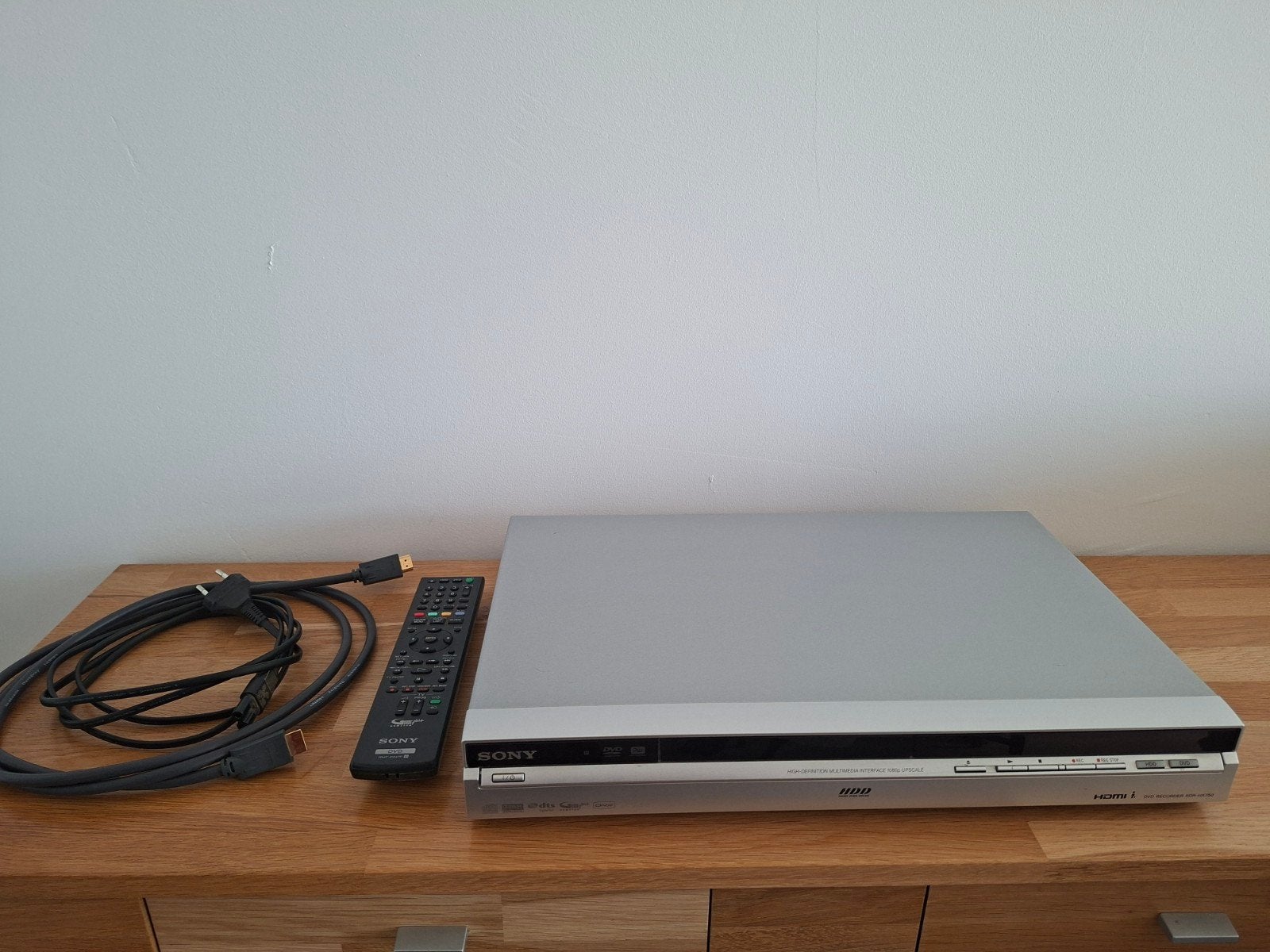 Te koop: Sony DVD Speler & Harddiskrecorder (Nieuwstaat), Audio, Tv en Foto, Dvd-speler, Met harddisk, Nieuw, Ophalen of Verzenden
