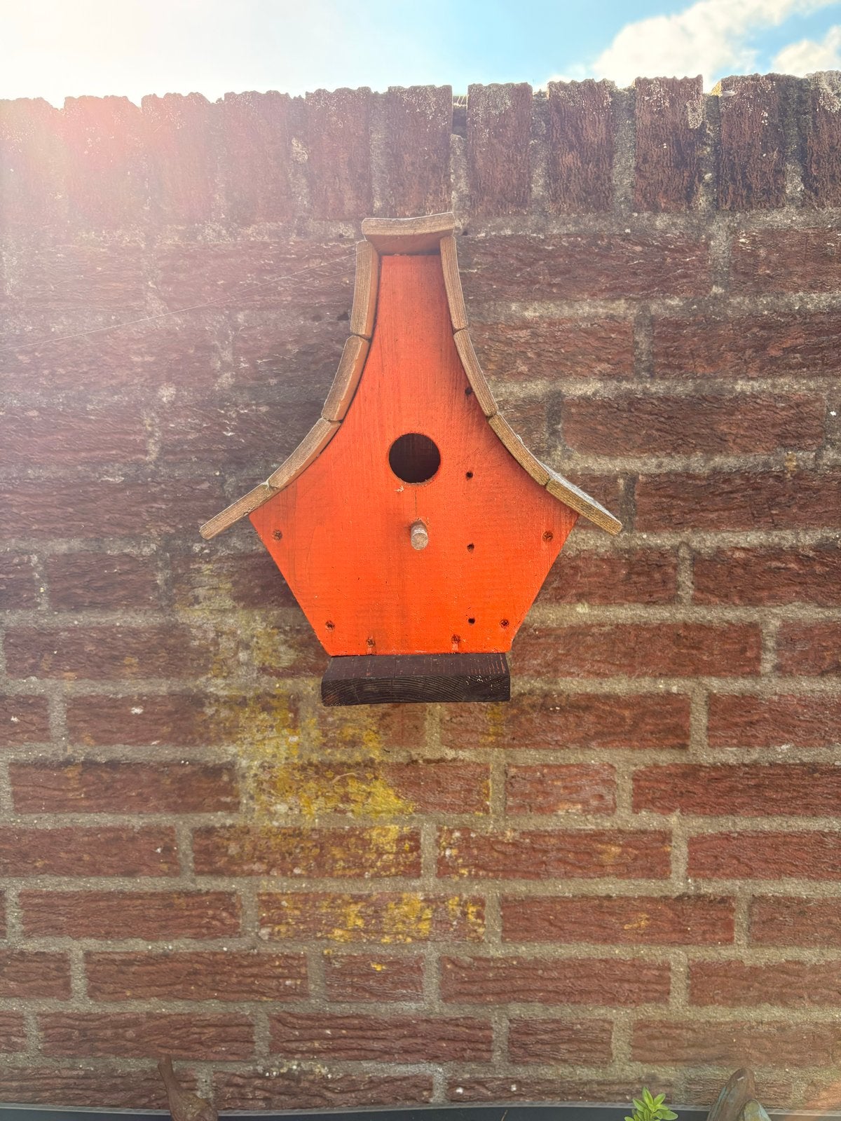 Oranje vogelhuisje voor in de tuin, Tuin en Terras, Ophalen, Nieuw