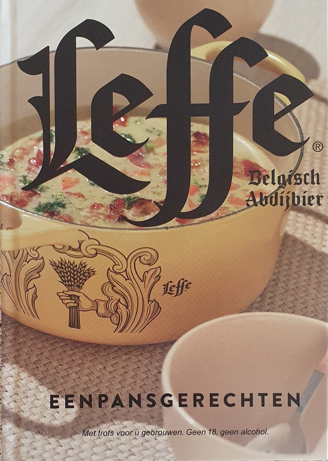Kookboek: Leffe eenpansgerechten, Ophalen of Verzenden, Zo goed als nieuw, Europa