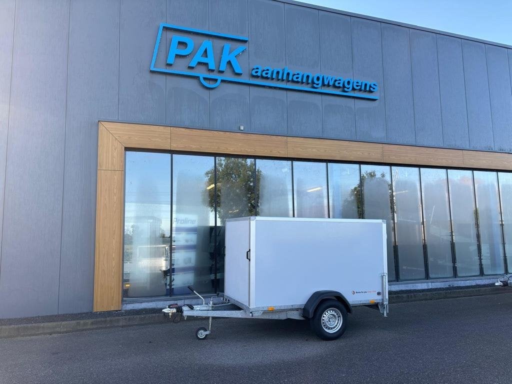 Saris  Gesloten aanhangwagen enkelas  256x134x136cm  1350kg