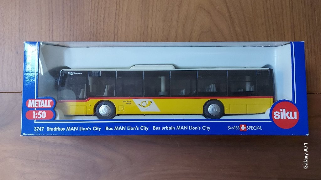 Siku 3747 Bus MAN Lion City Postauto Zwitserland, Hobby en Vrije tijd, Modelauto's | 1:50, Ophalen of Verzenden, Zo goed als nieuw