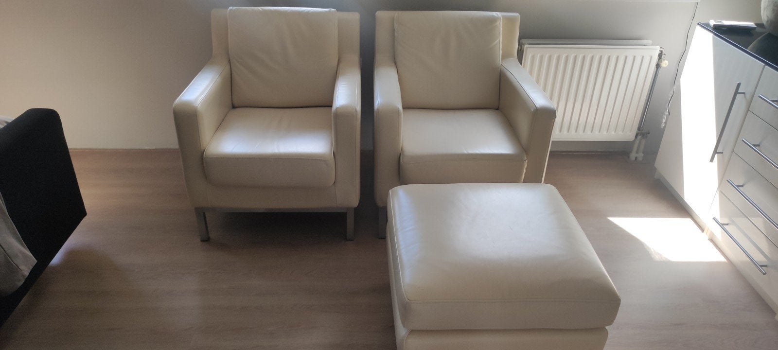 Leren fauteuils met hocker - Crème/Wit, Ophalen, Minder dan 75 cm, Leer, Zo goed als nieuw