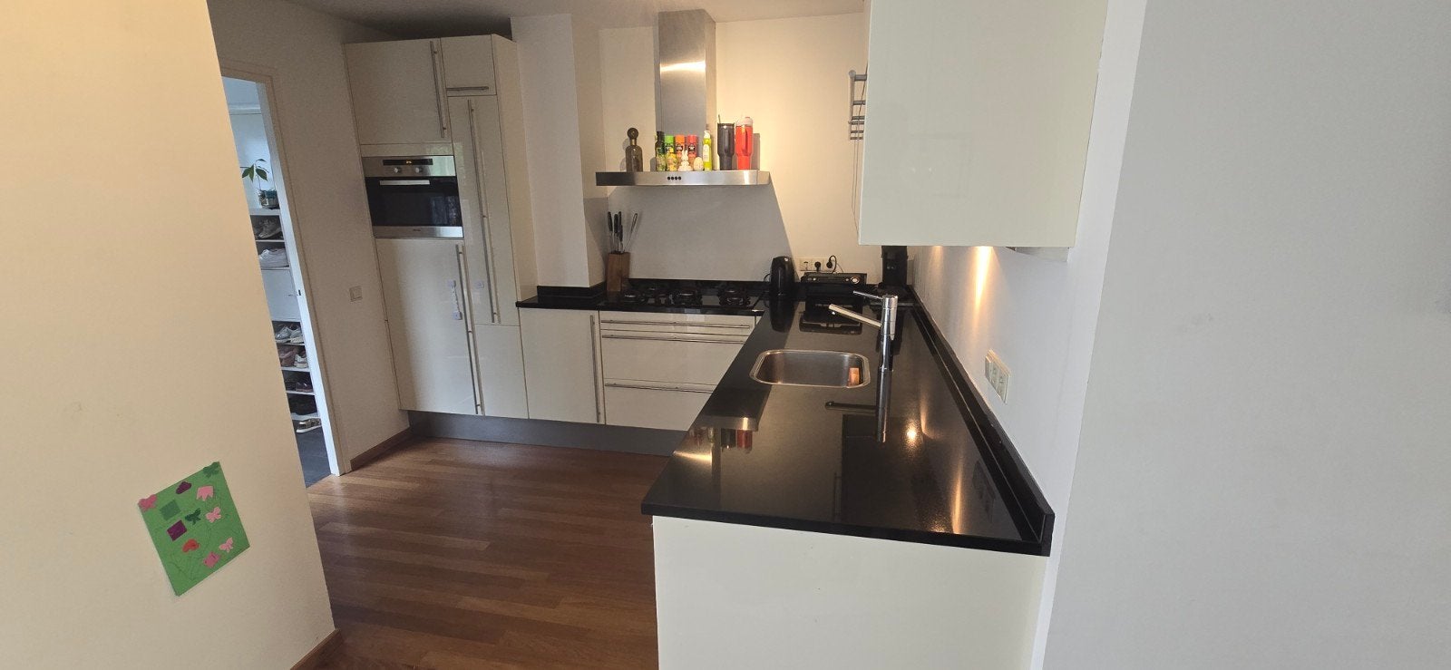 Complete hoekkeuken met Miele oven en Bauknecht kookplaat, Gebruikt, Wit, Hoekkeuken, Graniet of Steen
