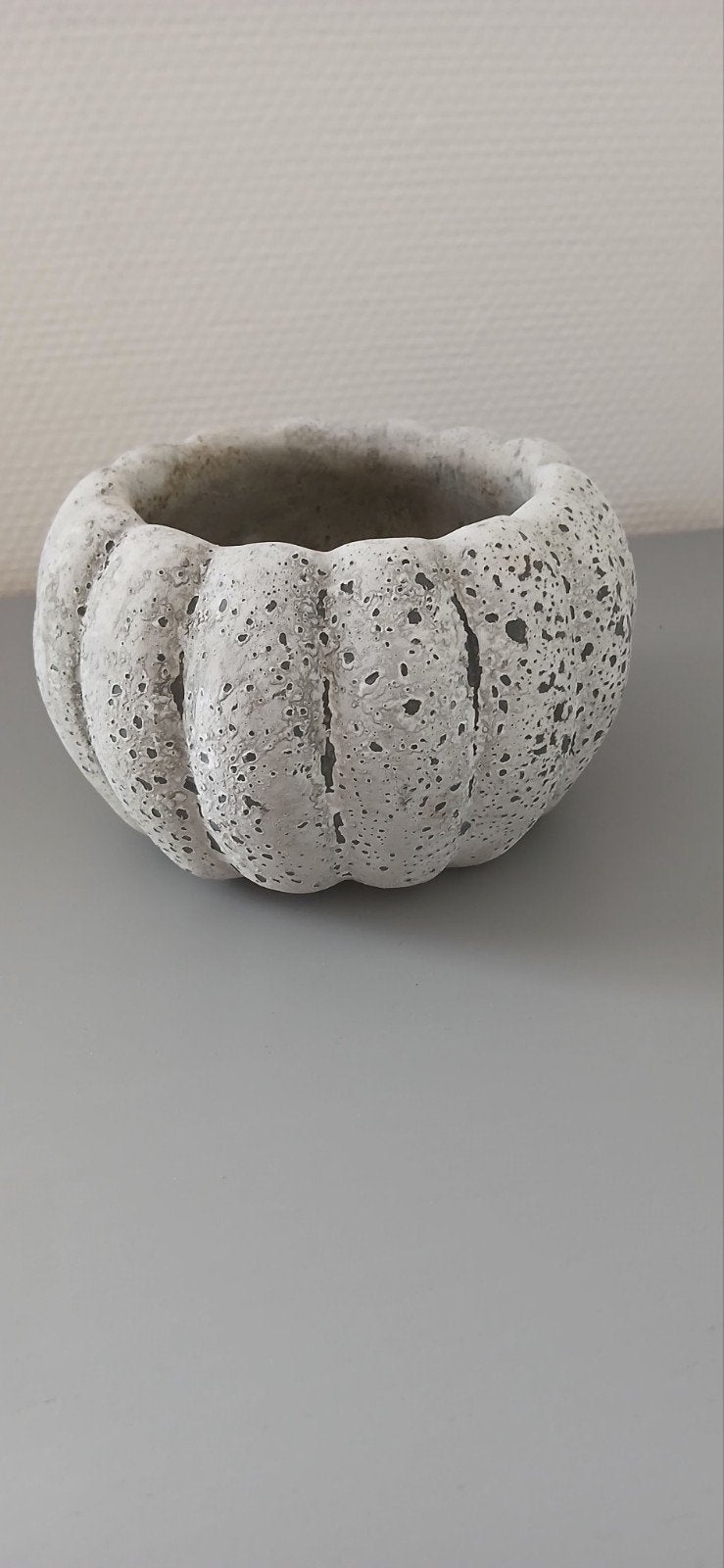 DECORATIEVE BLOEMPOT IN POMPOENVORM, Gebruikt, Ophalen of Verzenden, Balkon, Overige vormen