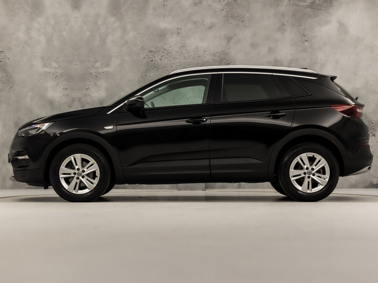 Opel Grandland X 1.2 Turbo Sport (APPLE CARPLAY, GROOT NAVI,, Voorwielaandrijving, 12 maanden, Gebruikt, 1199 cc