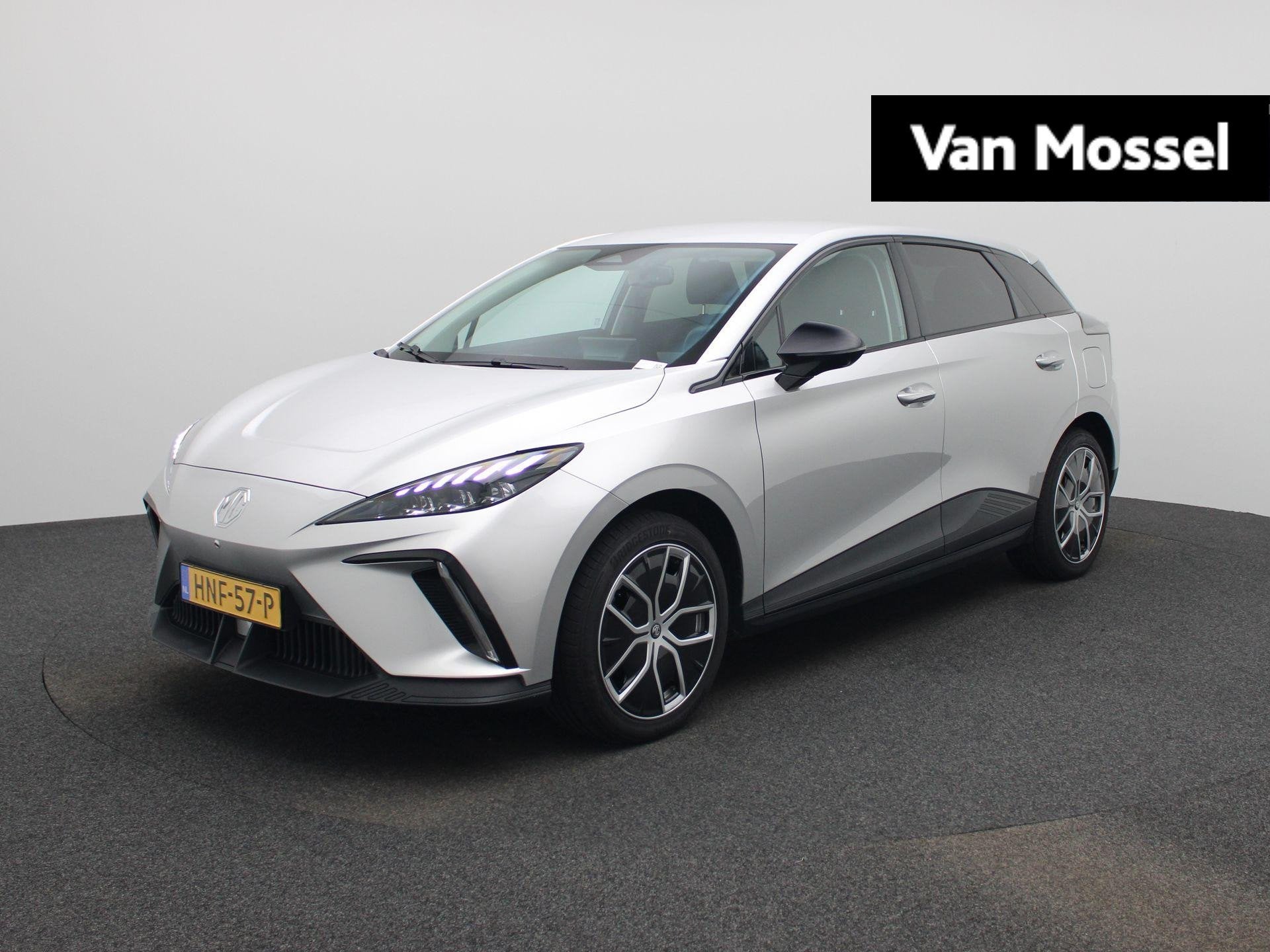 MG 4 Luxury 64 kWh, Auto's, Automaat, 12 maanden, Achterwielaandrijving, Gebruikt