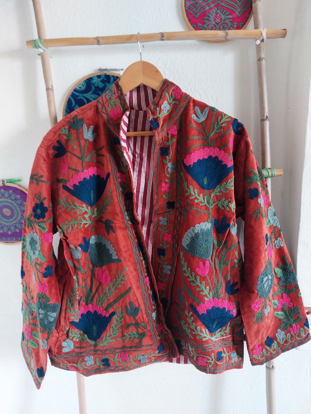 Suzani jasje met borduursels, maat M/L, Maat 38/40 (M), India, Overige kleuren, Verzenden