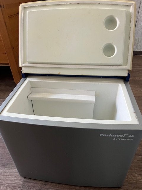 Te koop zeer goed koelende Camping koelbox op 220 Volt., Ophalen, Minder dan 85 cm, Met aparte vriezer, Minder dan 75 liter