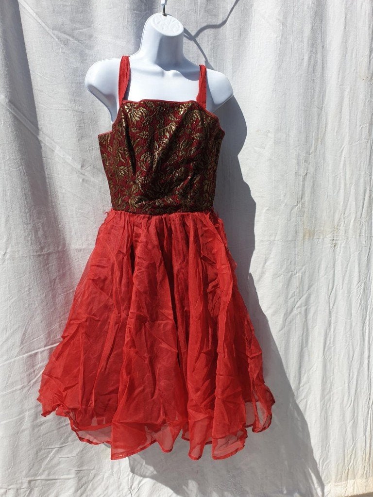 Hele gave rode ouderwetse jurk leuk voor carnaval. mt S, Carnaval, ., Ophalen of Verzenden, Zo goed als nieuw