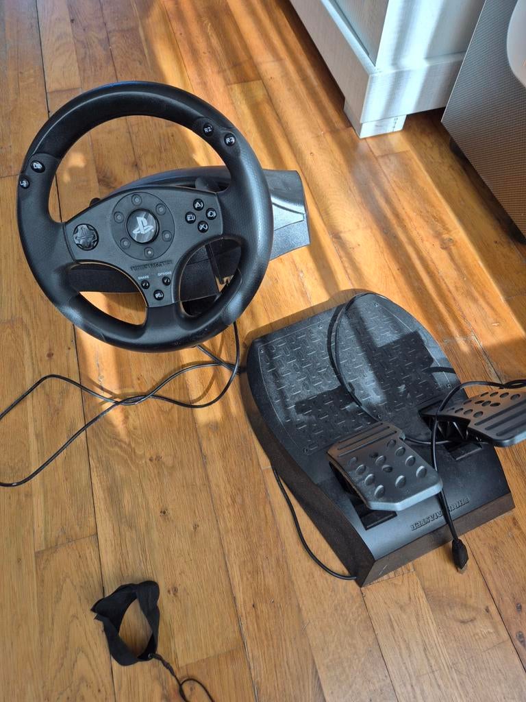 Thrustmaster racestuur met pedalen voor PS4, Ophalen