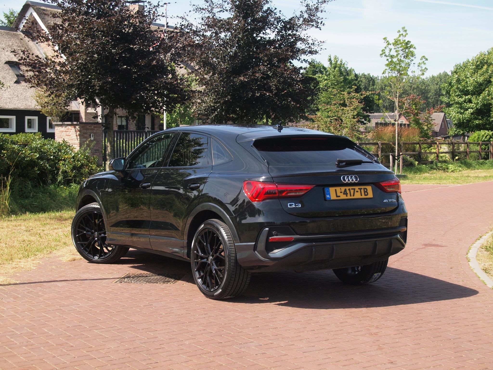 Audi Q3 Sportback 45 TFSI e Advanced Edition | Black Optic |, Dealer onderhouden, Gebruikt, Zwart, Hybride Elektrisch/Benzine