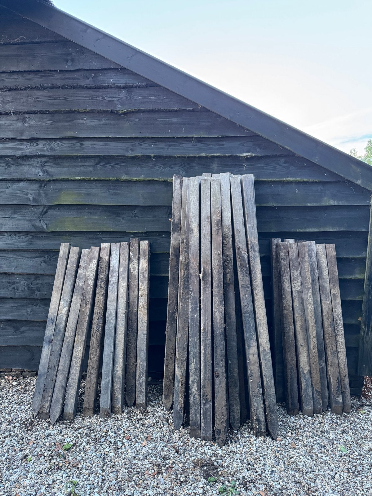 Hardhouten palen 25 X 1.70M + 18 X 1.20M Piketpalen, Doe-het-zelf en Verbouw, Hout en Planken, Gebruikt, 50 mm of meer, Balk, Ophalen