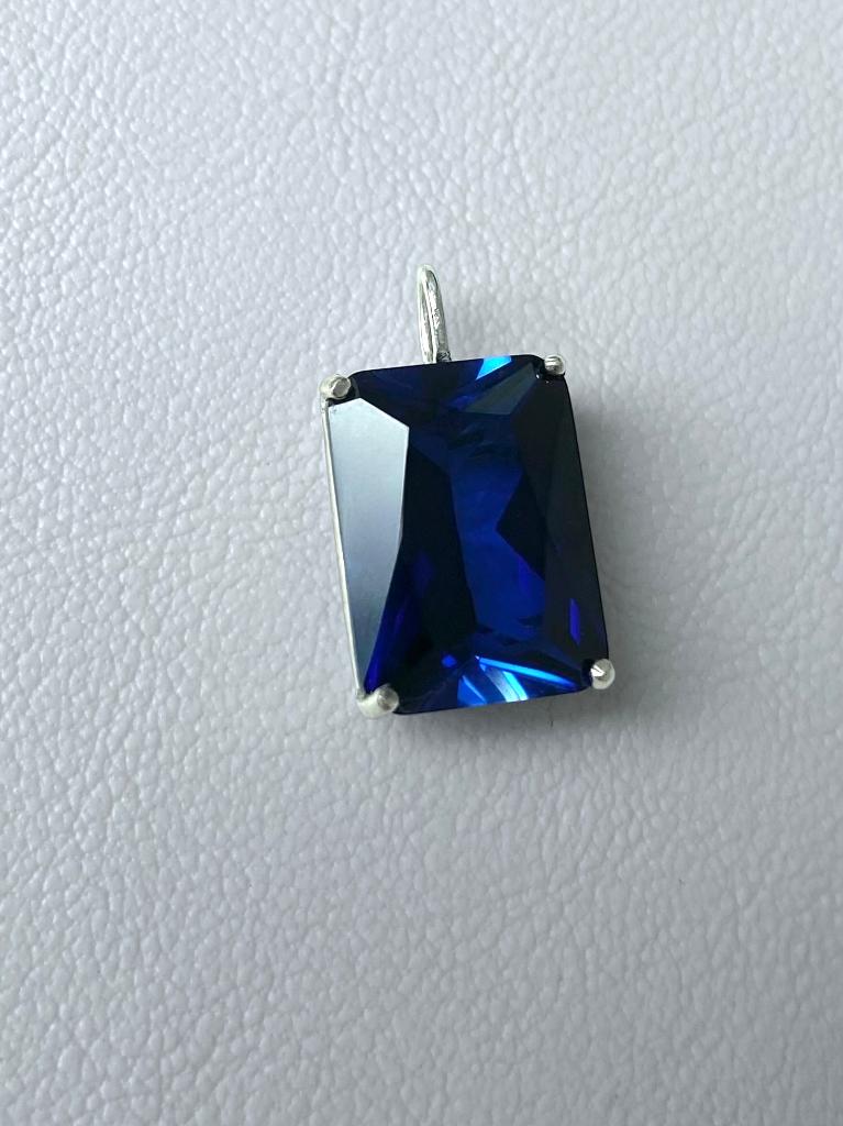 saffier verkant hanger, Blauw, Ophalen of Verzenden, Zo goed als nieuw, Met edelsteen