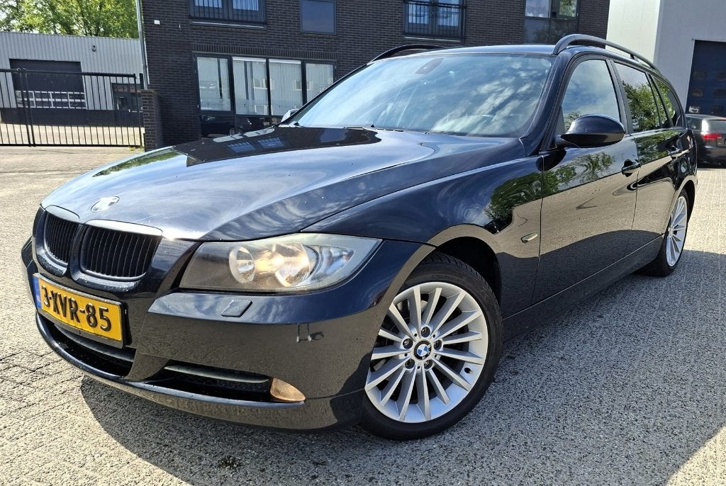 BMW 3-Serie 2.0 I 320 Touring AUT 2006 Zwart Leer Apk, Automaat, Achterwielaandrijving, 1995 cc, Zwart
