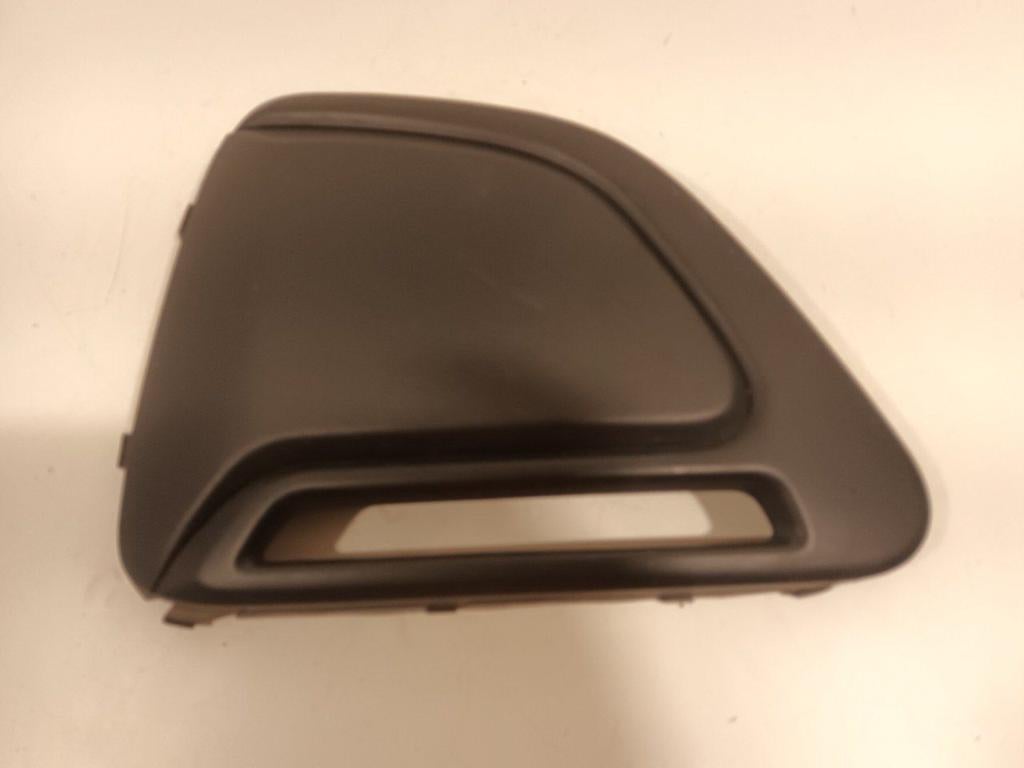 Grillerooster rechts Peugeot 108, Auto-onderdelen, Onderdelen@venauto.nl, Van der Ven Autorecycling B.V., Gebruikt, Ettenseweg 76, 4706 PB Roosendaal, The Netherlands