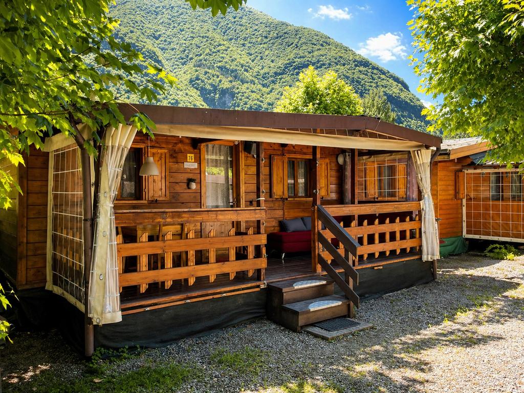Chalet Porlezza (Luganomeer) | 5p | Veranda & zwembad, 5 personen, Tv, 2 slaapkamers, Lombardije en Merengebied