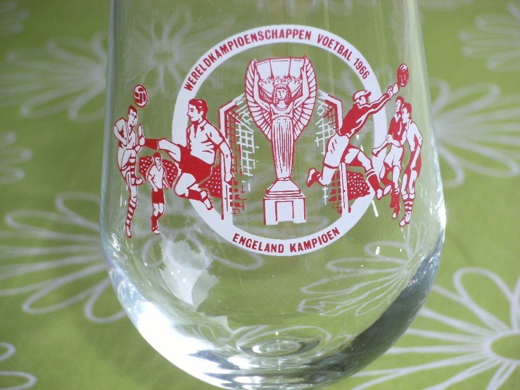 Wereldkampioenschappen voetbal 1966 Engeland kampioen glas, Ophalen of Verzenden, Zo goed als nieuw, Buitenlandse clubs, Overige typen