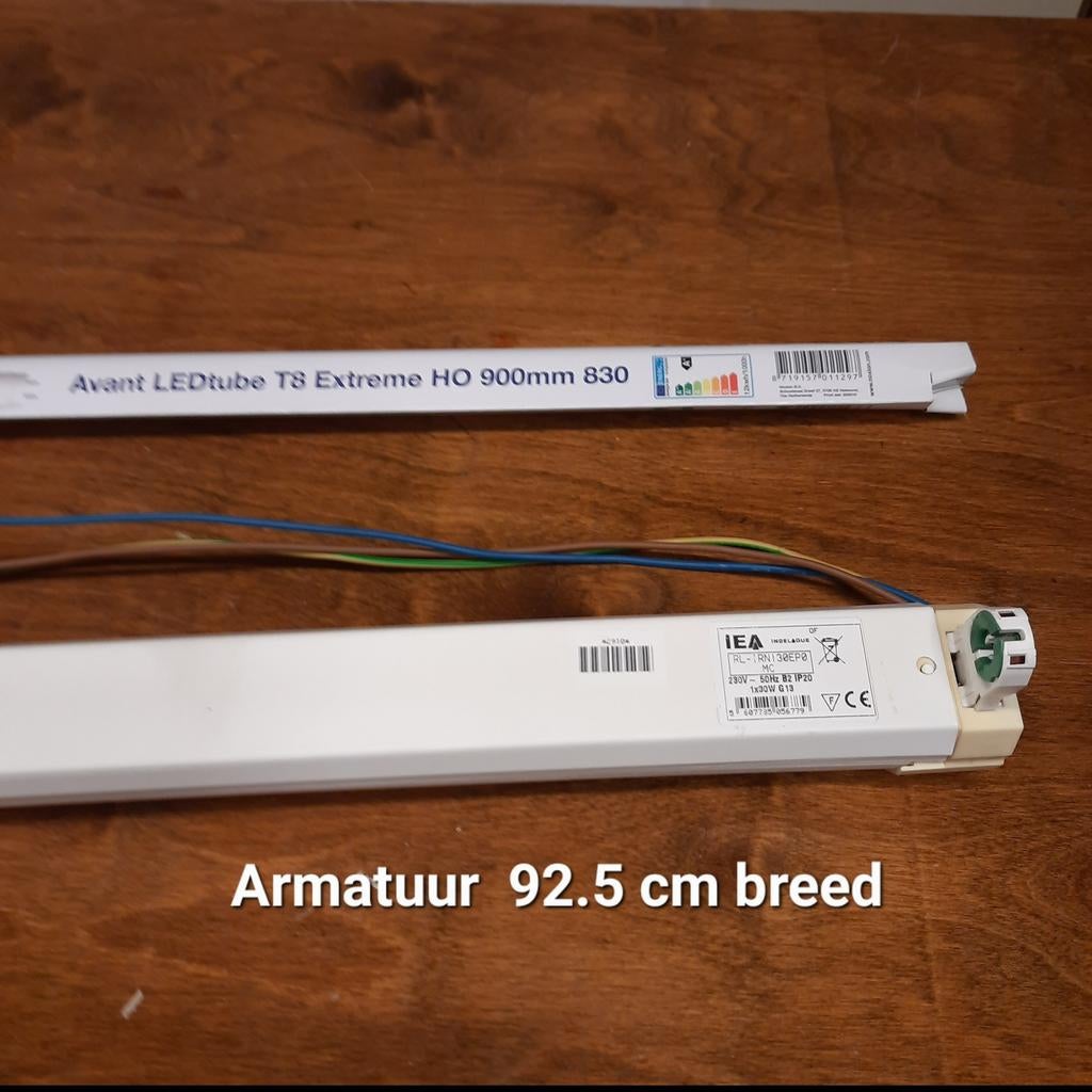 26 armaturen en Noxion Led TL 90cm per stuk  €5.00, Ophalen, Gebruikt, Led-lamp