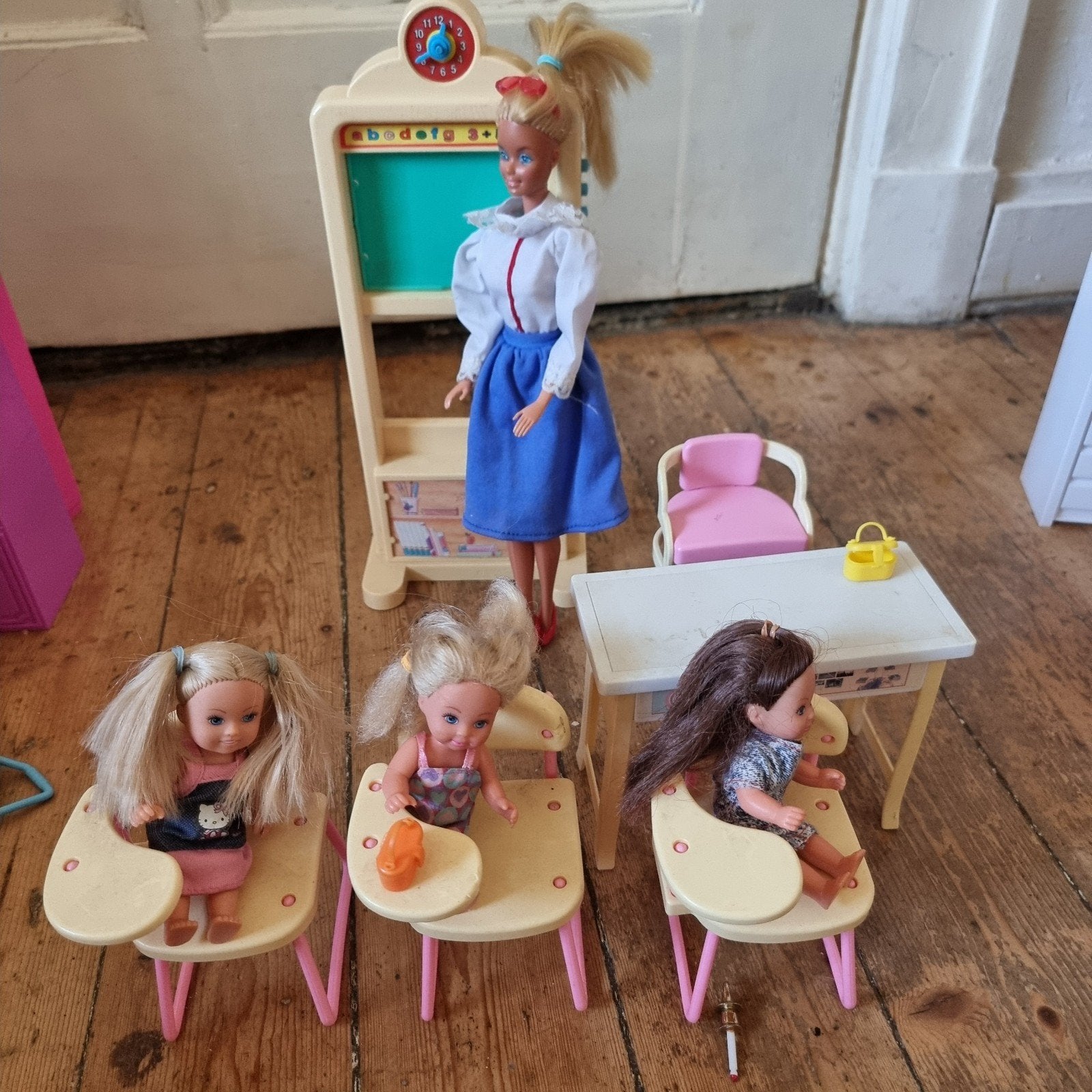 Mattel Teacher Barbie School Klaslokaal, Verzamelen, Poppen, Ophalen of Verzenden, Gebruikt, Pop