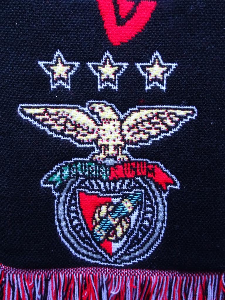 sjaal Benfica, Verzamelen, Sportartikelen en Voetbal, Ophalen of Verzenden, Zo goed als nieuw, Buitenlandse clubs, Vaantje of Sjaal