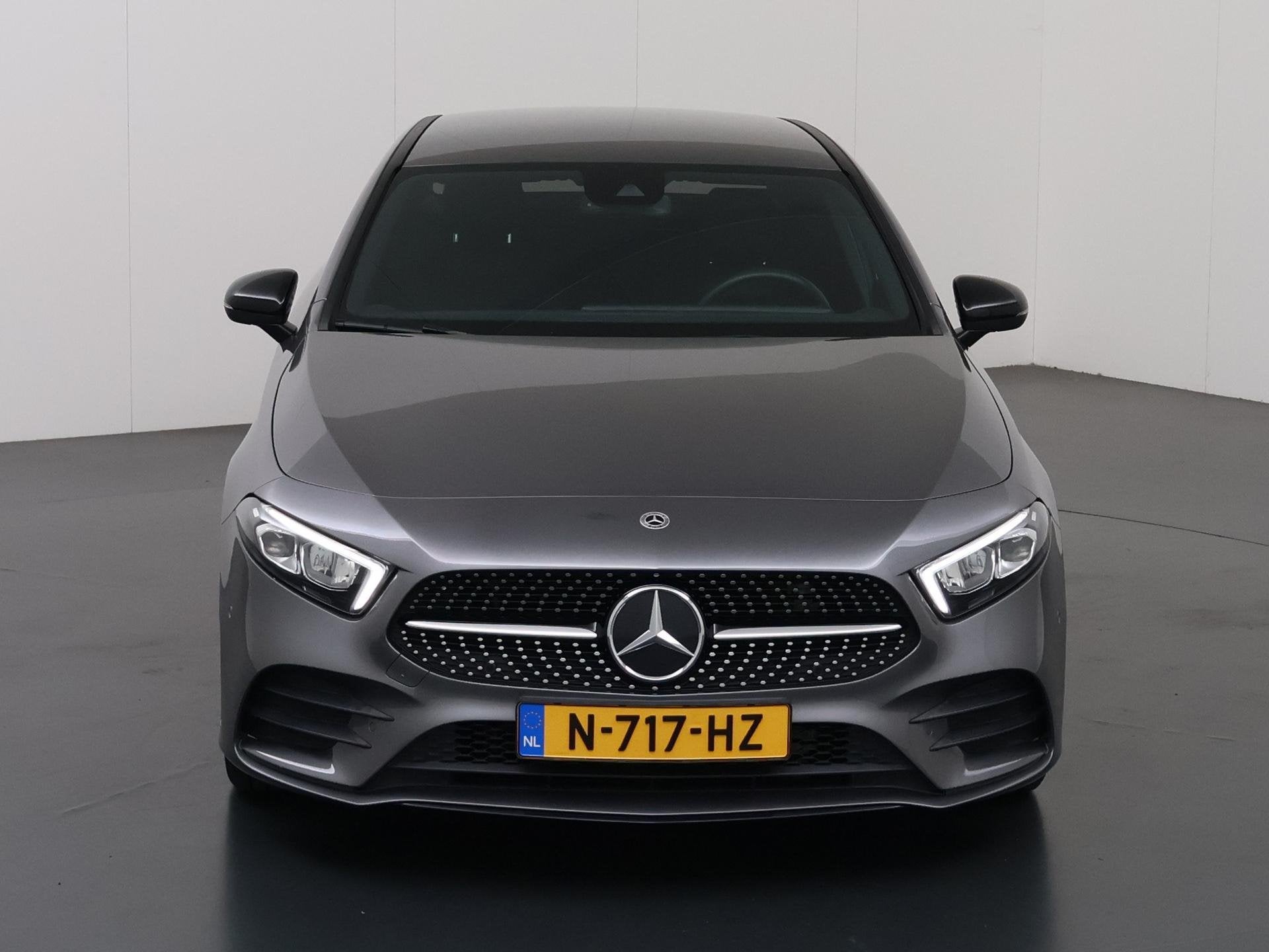 Mercedes-Benz A-klasse 180 Business Solution AMG | Night | P, Auto's, Dealer onderhouden, 4 cilinders, Bedrijf, 690 kg