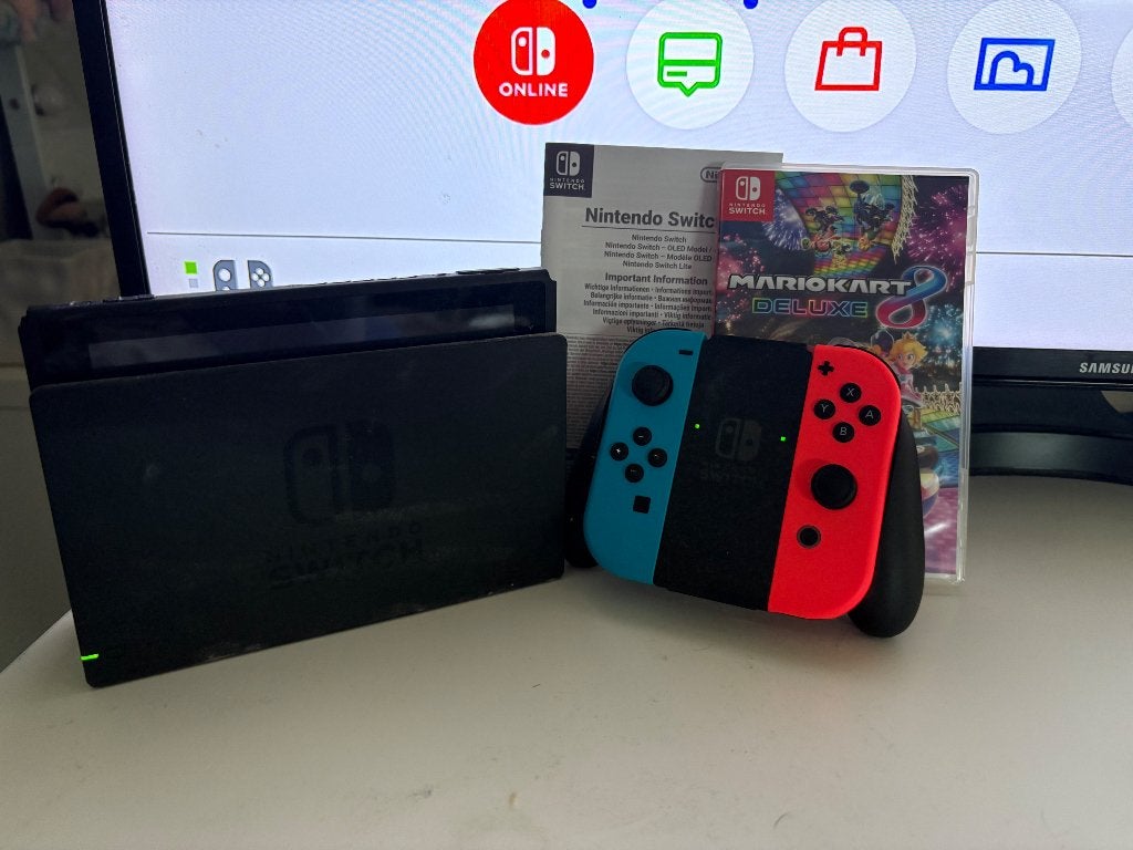 Nintendo switch + Mario kart 8, Spelcomputers en Games, Ophalen, Met games, Zo goed als nieuw, Switch Original