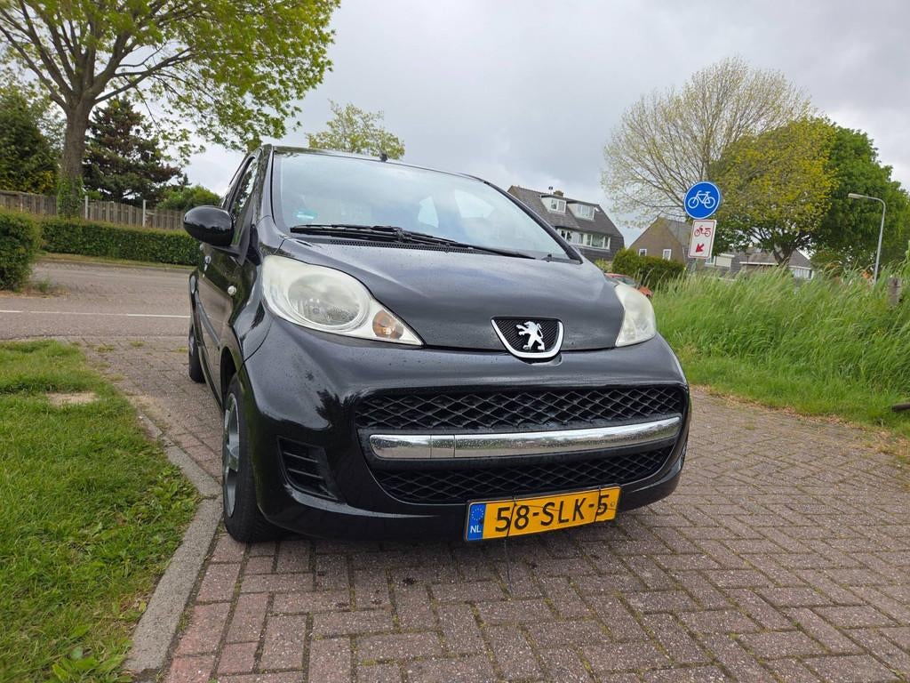 PEUGEOT 107 1.0 12V 68PK 5D XS, Euro 5, Stof, Gebruikt, 4 stoelen