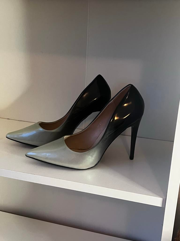 Nieuwe pumps met prijskaartje, Pumps, Nieuw, Ophalen of Verzenden, Grijs