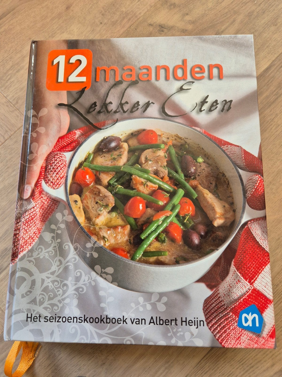 12 Maanden Lekker Eten - Het seizoenskookboek, Boeken, Voorgerechten en Soepen, Albert Heijn, Ophalen of Verzenden, Zo goed als nieuw