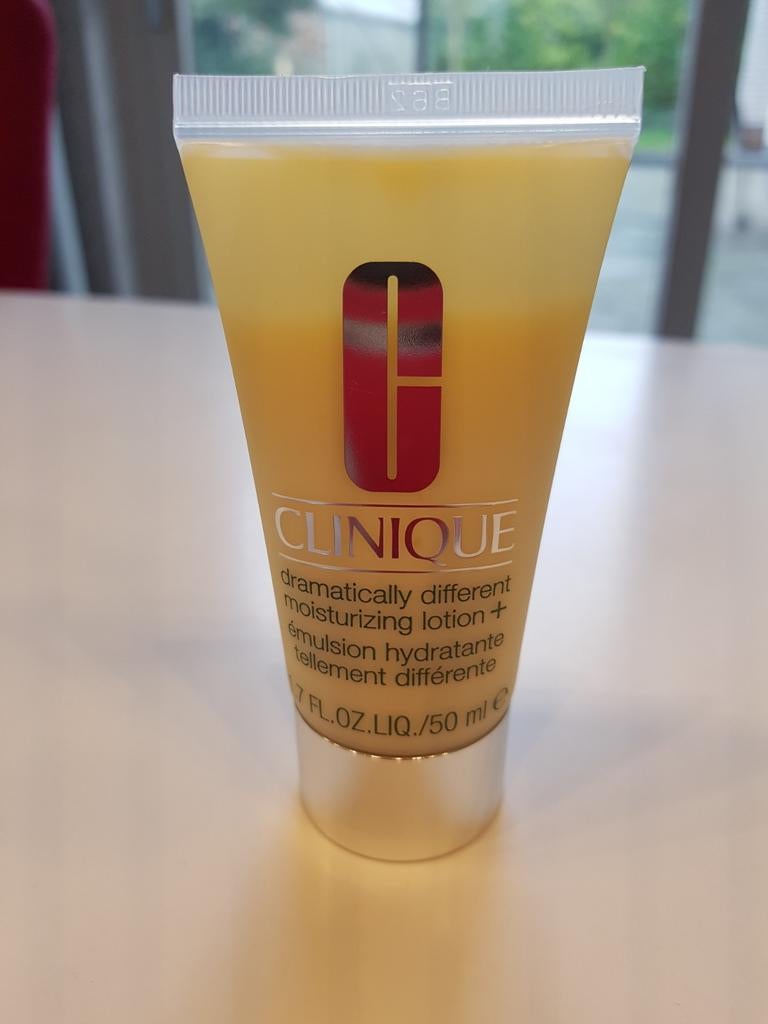 Clinique Dramatically Different Moisturizing Lotion+ 50ml, Ophalen of Verzenden, Nieuw, Gehele gezicht, Verzorging