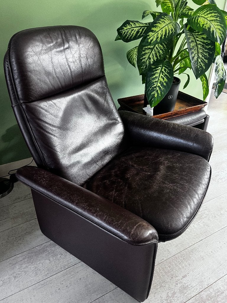 De Sede verstelbare leren relaxstoel met voetenbank, Huis en Inrichting, Fauteuils, Ophalen, Gebruikt, Minder dan 75 cm, Leer
