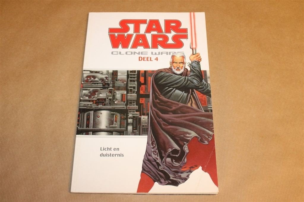 Star Wars Clone Wars 4 — Licht & Duisternis, Boeken, Eén comic, Ophalen of Verzenden, Gelezen, Amerika