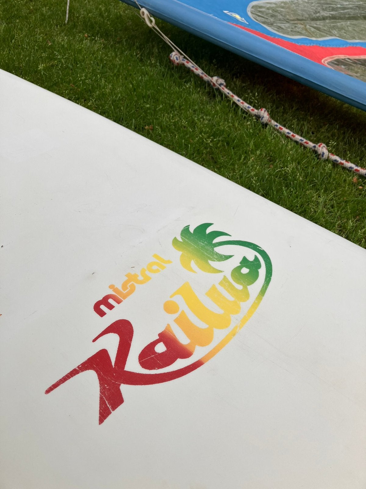 Retro Mistral Kailua set, Watersport en Boten, Ophalen, Mistral, Gebruikt, 5 tot 6.5 m²