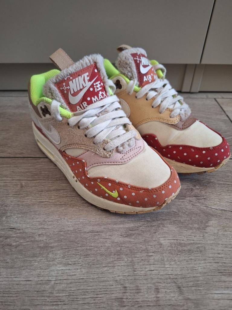 Nike air max 1 woman's best friend 35.5, Ophalen of Verzenden, Gebruikt, Jongen of Meisje, Sportschoenen