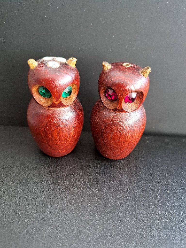 Set van 2 houten uilen met gekleurde ogen, Ophalen of Verzenden, Gebruikt, Dier